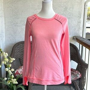 Lucy Women’s Athletic Top size S/M W/ Thumb Holes